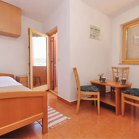 Apartment Pave Crvelina I-528 Tisno